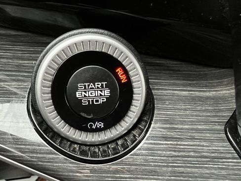 Used 2022 Jeep Wagoneer Series III w/ Rear Seat Video Group 1 image 33