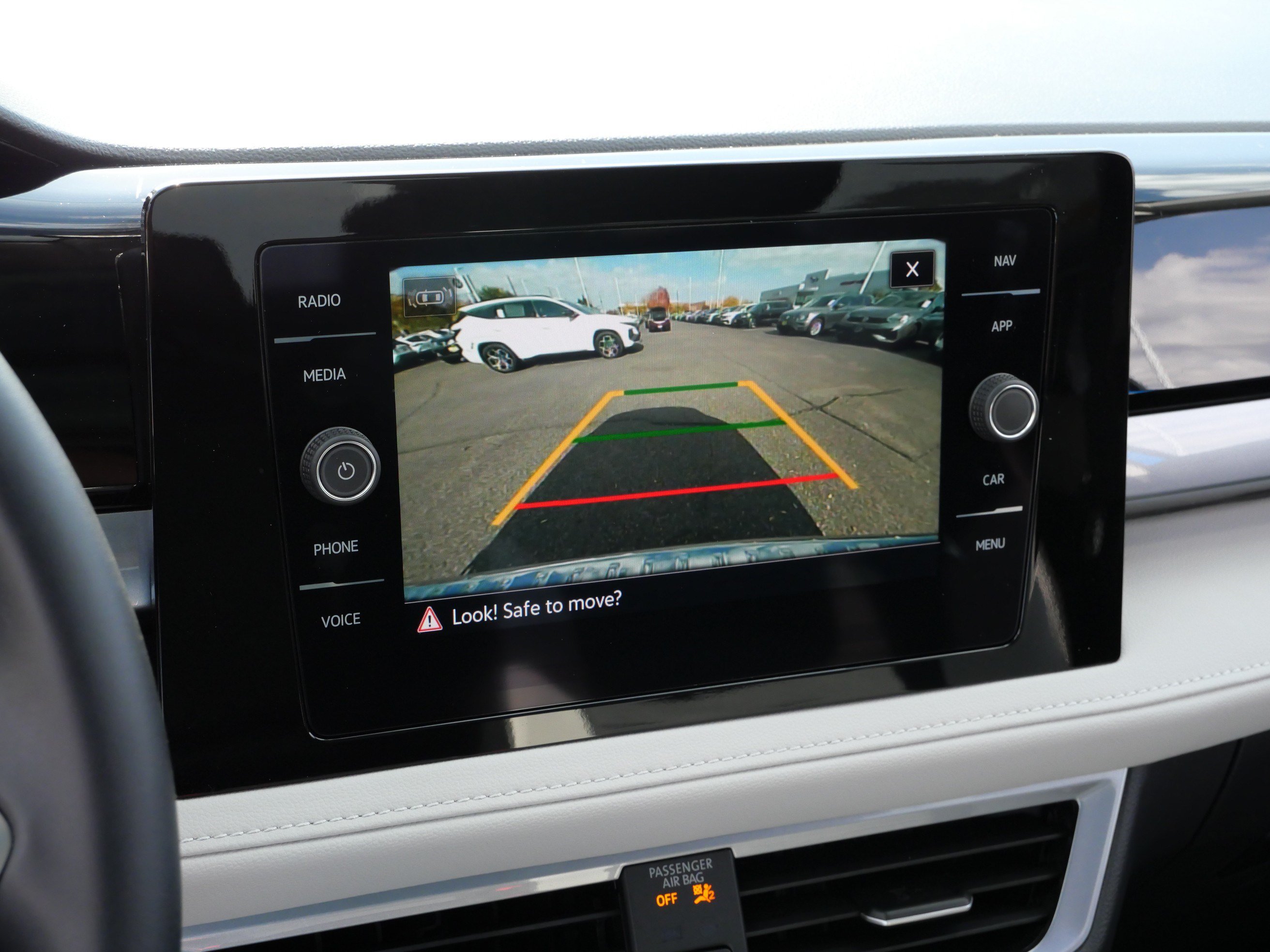 Certified 2025 Volkswagen Taos SEL AWD/4WD image 32
