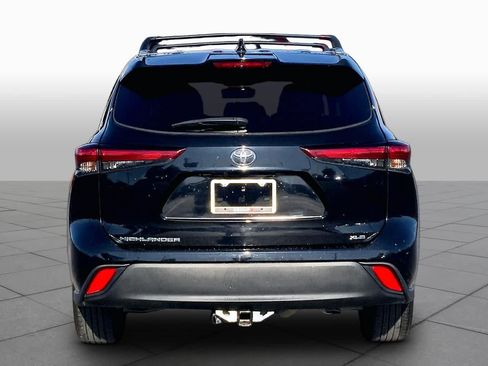 Used 2023 Toyota Highlander XLE FWD image 5