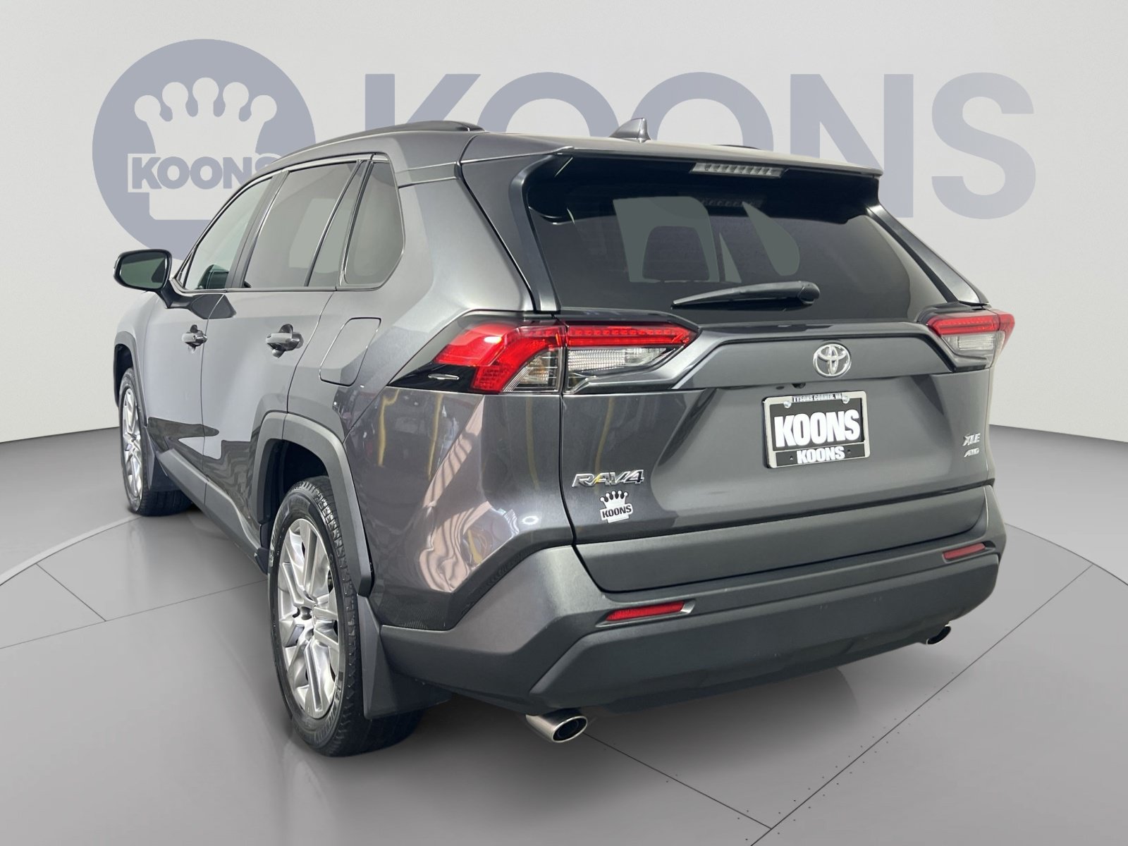 Used 2023 Toyota RAV4 XLE Premium AWD/4WD image 4