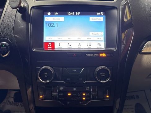 Used 2019 Ford Explorer XLT w/ Equipment Group 201A FWD image 10