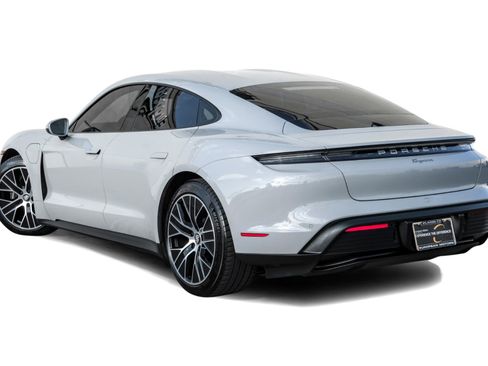 Used 2022 Porsche Taycan image 9
