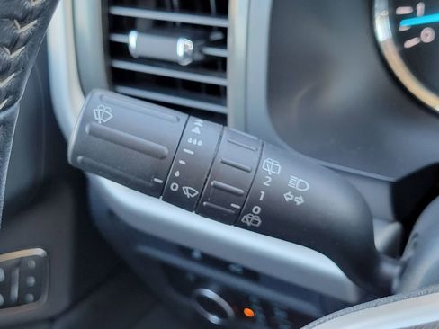 Used 2024 Ford Expedition XLT image 31