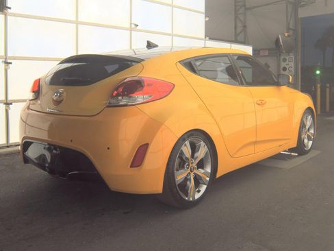 Used 2012 Hyundai Veloster 3DR COUPE w/ Style Pkg image 4