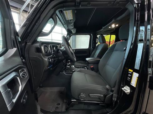Used 2023 Jeep Wrangler Unlimited w/ Cold Weather Group AWD/4WD image 13