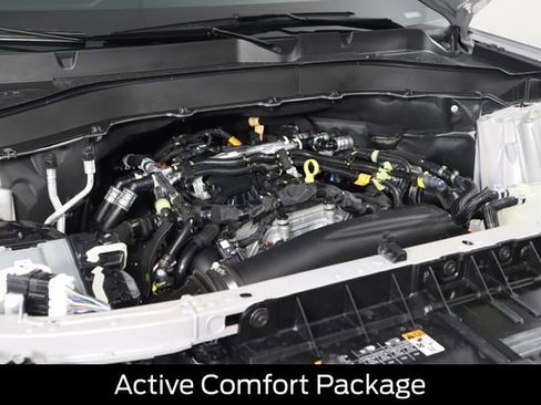 Certified 2025 Ford Explorer Active w/ Active Comfort Package AWD/4WD image 18