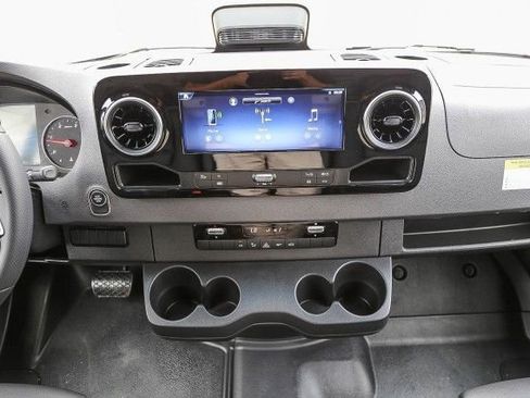 New 2025 Mercedes-Benz Sprinter 2500 image 10