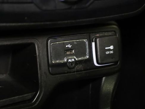 Used 2019 Jeep Renegade Latitude w/ Cold Weather Group image 20