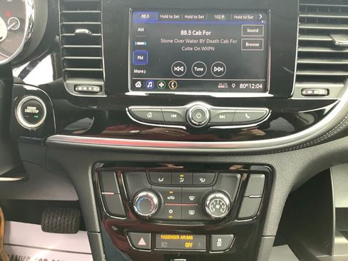 Used 2022 Buick Encore Preferred FWD image 20