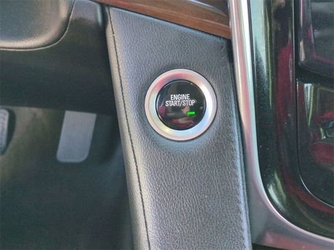 Used 2020 Cadillac Escalade ESV Premium Luxury image 16