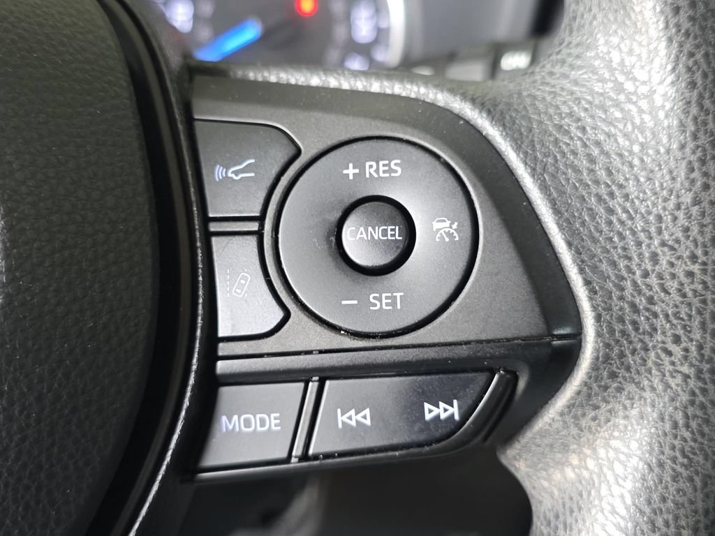 Used 2022 Toyota RAV4 XLE w/ Convenience Package AWD/4WD image 27