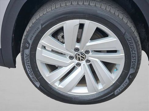 Used 2021 Volkswagen Atlas Cross Sport SE FWD image 30