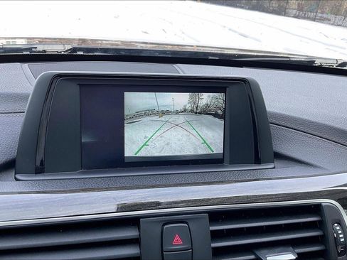 Used 2018 BMW 330e image 25