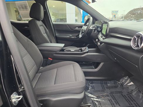 Certified 2025 Chevrolet Equinox LT w/ Safety and Technology Package image 6