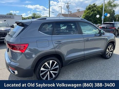 Certified 2023 Volkswagen Taos SE w/ Panoramic Sunroof Package AWD/4WD image 5
