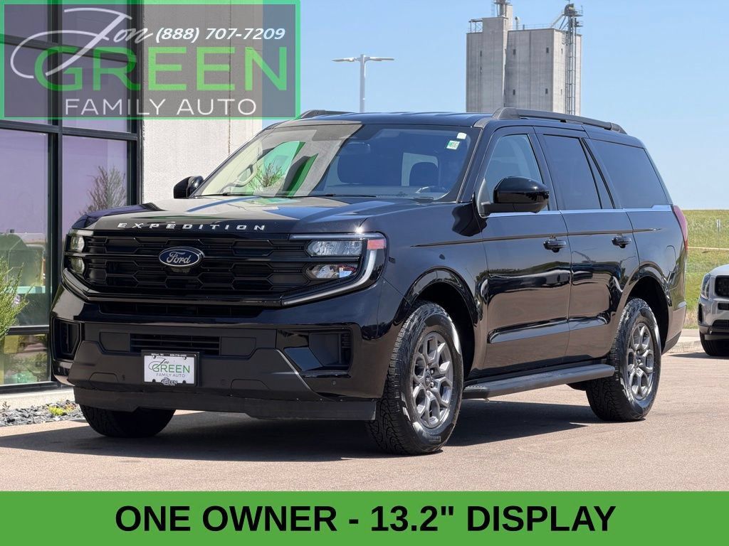Used 2025 Ford Expedition Active AWD/4WD image 1