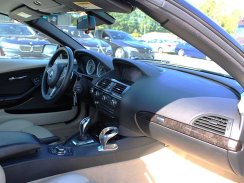 Used 2009 BMW 650i Convertible image 25