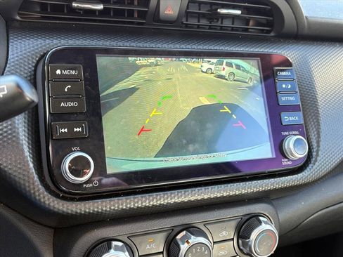 Used 2024 Nissan Kicks SV image 9