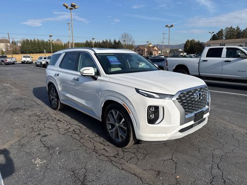 Used 2022 Hyundai Palisade Limited w/ Winter Package image 8