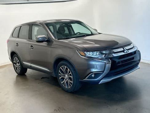 Used 2018 Mitsubishi Outlander SE AWD/4WD image 21