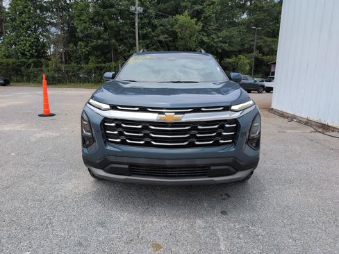 Used 2025 Chevrolet Equinox LT w/ Convenience Package II FWD image 3