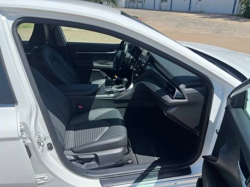 Used 2024 Toyota Camry SE FWD image 15