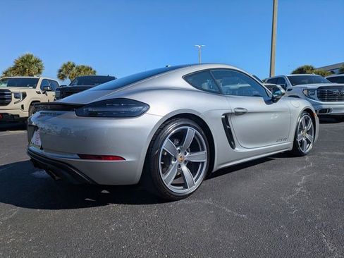 Used 2022 Porsche 718 Cayman GTS RWD image 4