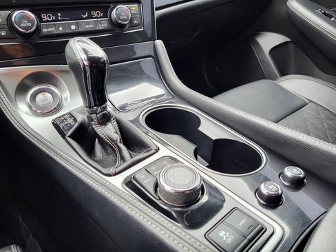 Used 2019 Nissan Maxima Platinum w/ Sport Mat Group FWD image 11