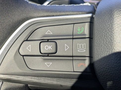 New 2025 Jeep Grand Cherokee Altitude image 22