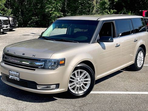 Used 2017 Ford Flex SEL w/ Equipment Group 202A AWD/4WD image 3