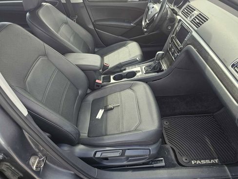 Used 2016 Volkswagen Passat 1.8T SE image 23
