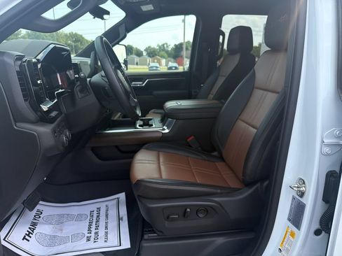 Used 2026 Chevrolet Silverado 2500 High Country w/ High Country Premium Package AWD/4WD image 13