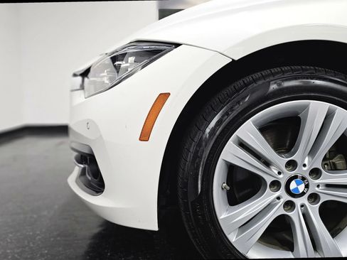 Used 2018 BMW 328d Sedan RWD image 31