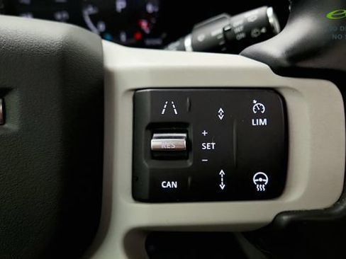 Used 2024 Land Rover Defender 130 X-Dynamic SE AWD/4WD image 67