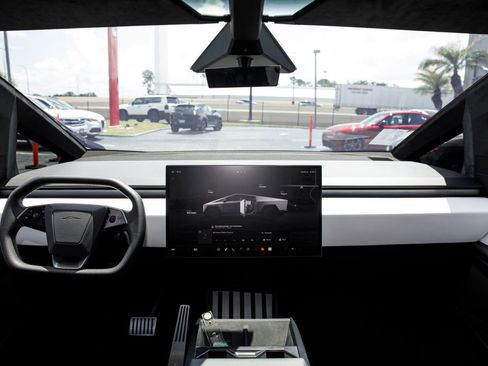 Used 2024 Tesla Cybertruck AWD Crew Cab image 9