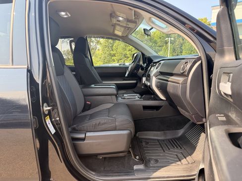 Used 2017 Toyota Tundra SR5 AWD/4WD image 32