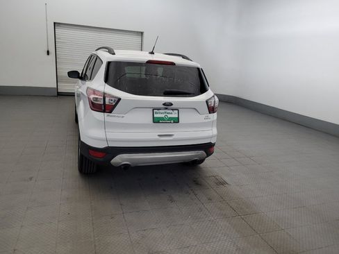 Used 2017 Ford Escape SE w/ Equipment Group 201A FWD image 6