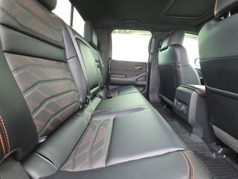 Used 2025 Nissan Frontier PRO-4X w/ Pro Premium Package image 14