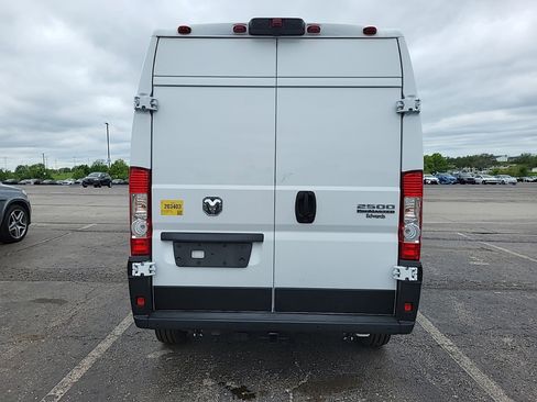 Used 2025 RAM ProMaster 2500 w/ Quick Order Package 22H SLT+ FWD image 5