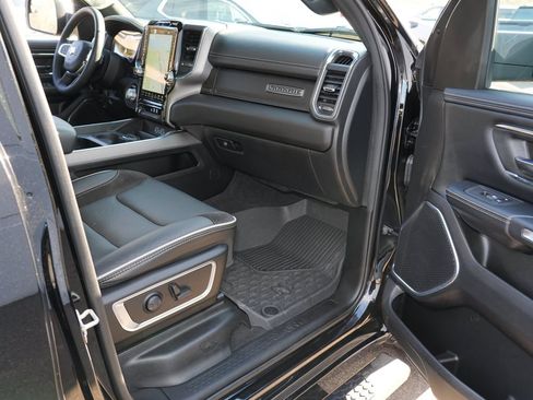 Used 2025 RAM 1500 Laramie AWD/4WD image 29