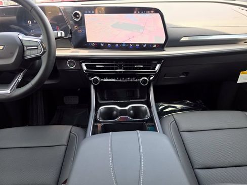 New 2026 Chevrolet Traverse LT w/ Driver Confidence Package FWD image 16