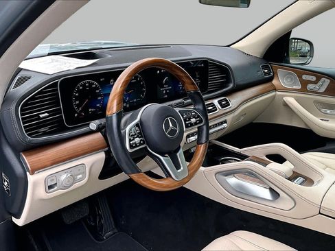 Certified 2023 Mercedes-Benz GLS 450 4MATIC image 18