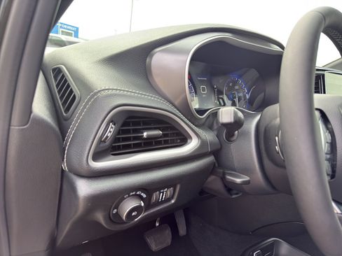 New 2026 Chrysler Pacifica Select FWD image 13