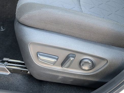 Used 2025 Toyota RAV4 XLE image 25