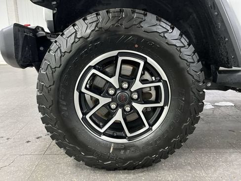 Used 2026 Jeep Wrangler Unlimited Rubicon AWD/4WD image 31