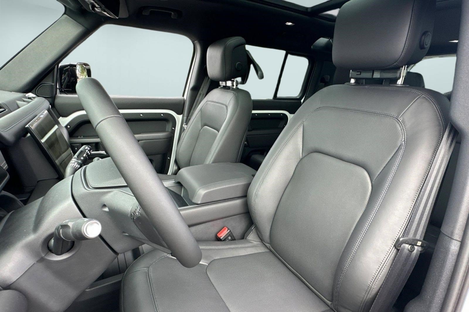 New 2026 Land Rover Defender 110 X-Dynamic SE AWD/4WD image 5