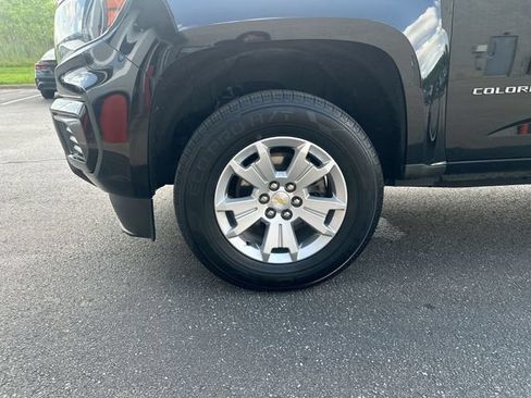 Used 2022 Chevrolet Colorado LT w/ Safety Package AWD/4WD image 19