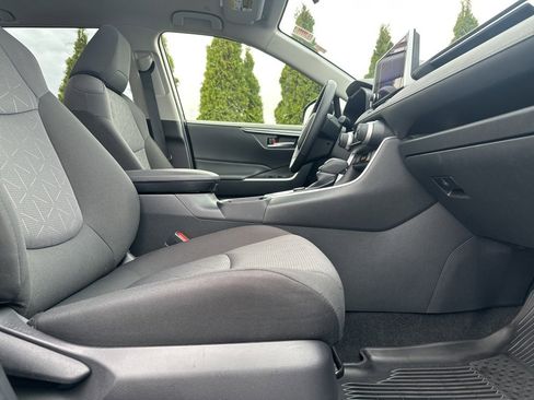 Certified 2025 Toyota RAV4 XLE image 34