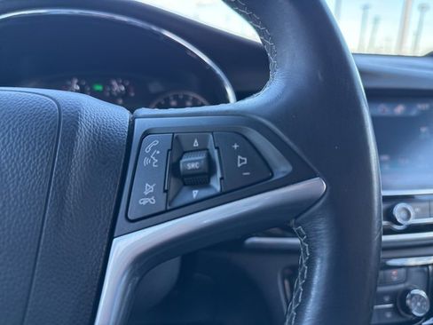 Used 2021 Buick Encore Preferred image 19