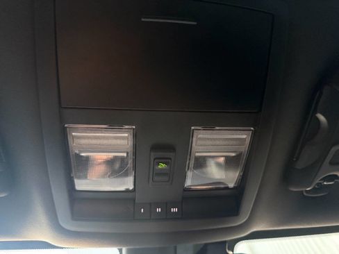 Used 2019 Dodge Challenger SXT w/ Plus Package image 27